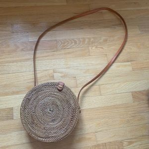 Round rattan crossbody bag